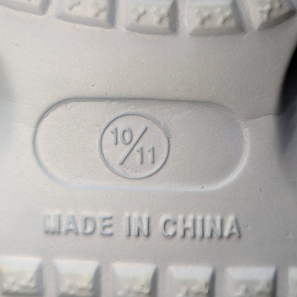 Women's Croc-Style Clogs Multi-Use Versatile Slippers Lightweight Unisex Fleece - Picture 8 of 8